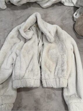 Women's Plush Faux-Fur Jacket in Light Cream
